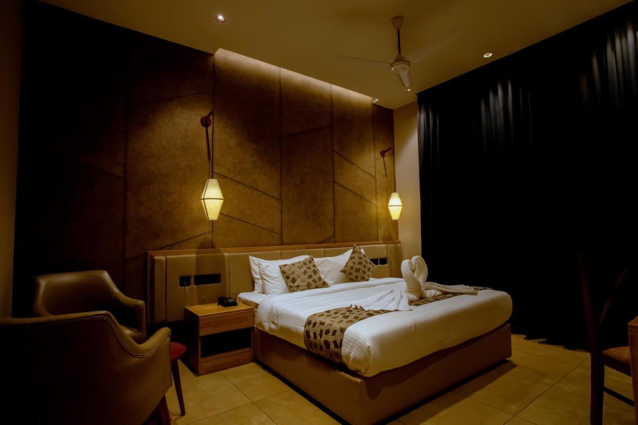 Beeza Clubhouse Hotell Kottayam Exteriör bild